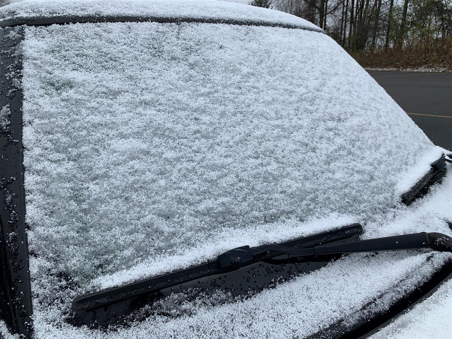 Snow on Windshield Wipers | Lou's Car Care Center, Inc.